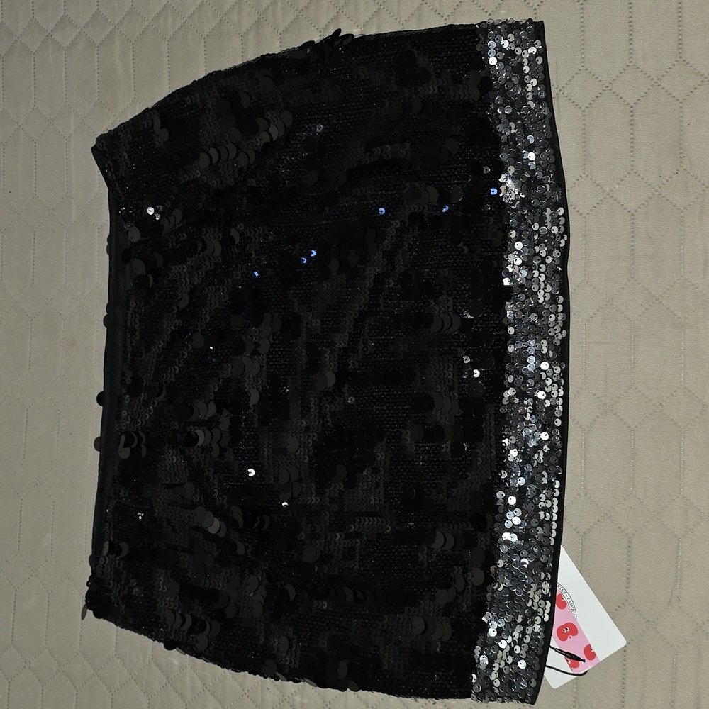 Cider Sequin Low Rise Contrasting Hem Mini Skirt - Picture 5 of 9